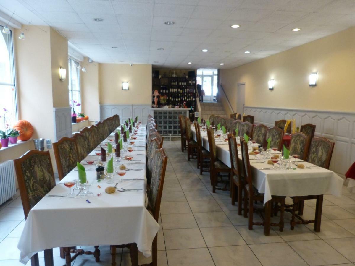 Le Lion D'Or Hotel Saint-Chély-dʼApcher Екстериор снимка